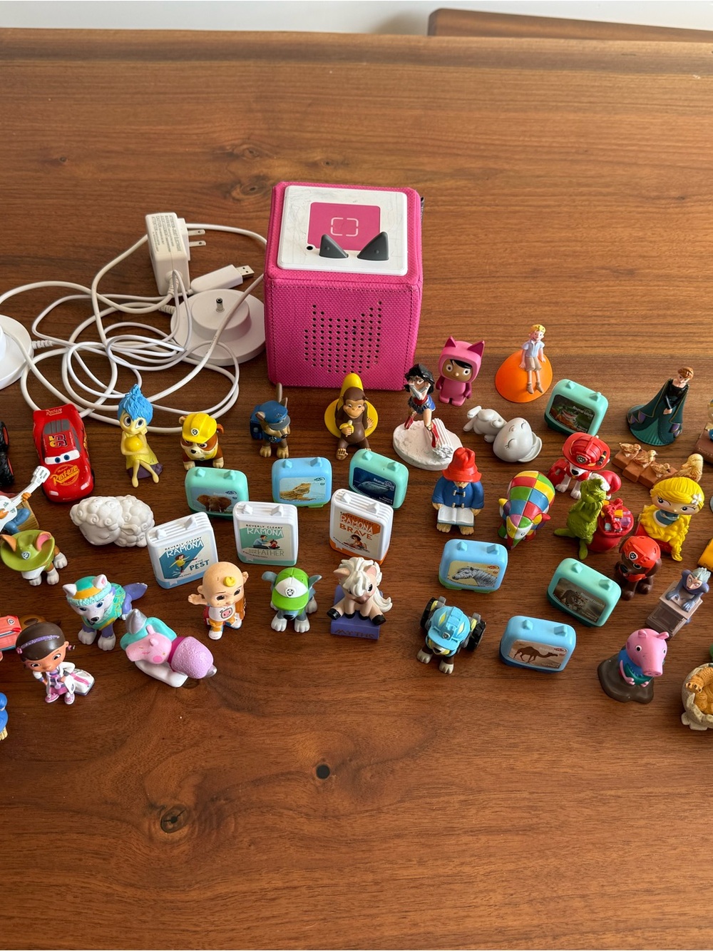 Toniebox with chargers and 64 stories